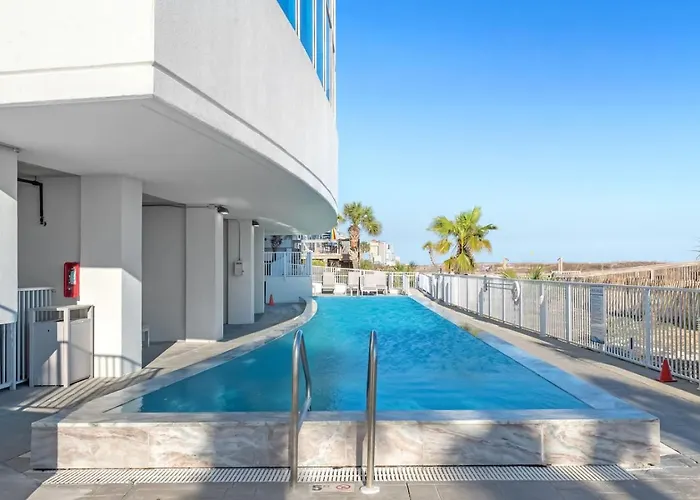 The Whale Rider With Ocean Views Apartment *