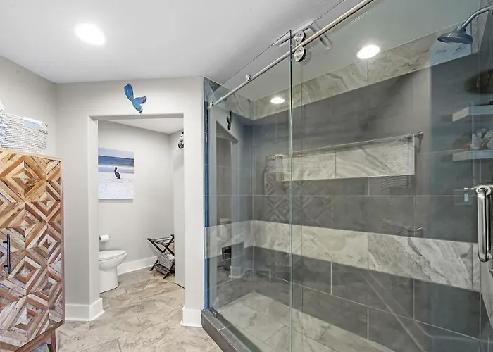The Whale Rider With Ocean Views Apartment
