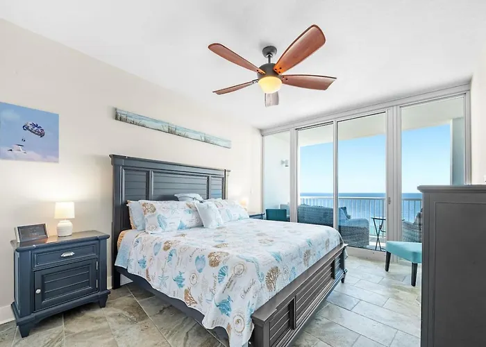 The Whale Rider With Ocean Views Apartment